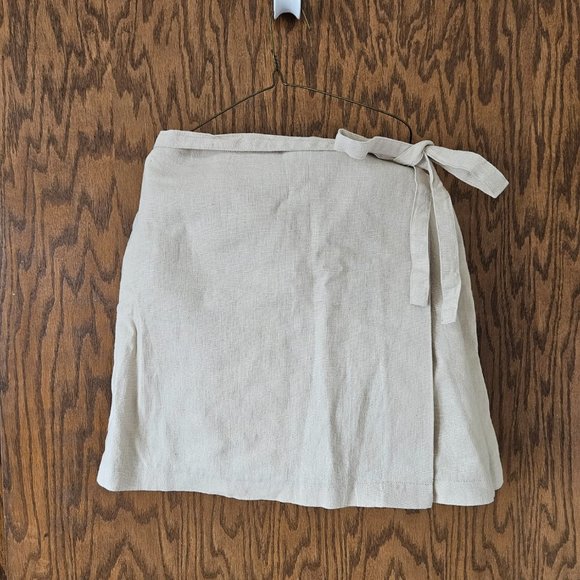 Linen Wrap-around (Lined) Creme Mini Skirt - Forever 21 Contemporary - Medium - Picture 1 of 10